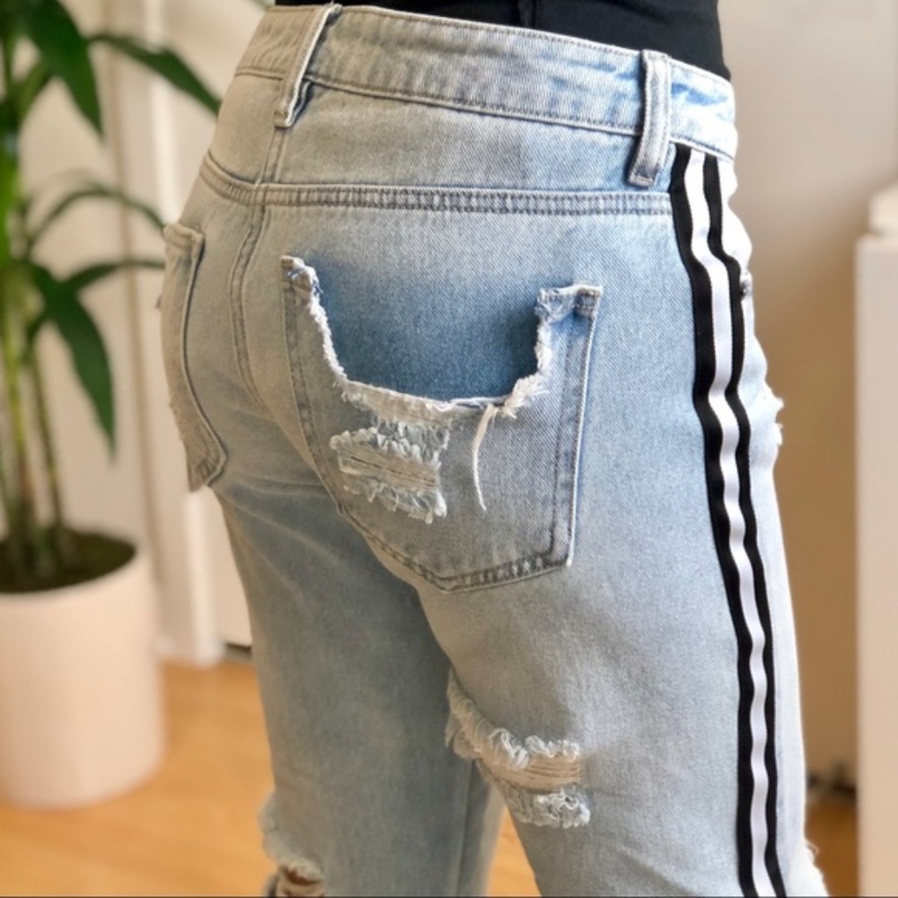 BAELEY Slim Boyfriend w/ Stripe Jeans - Picture 5 of 8